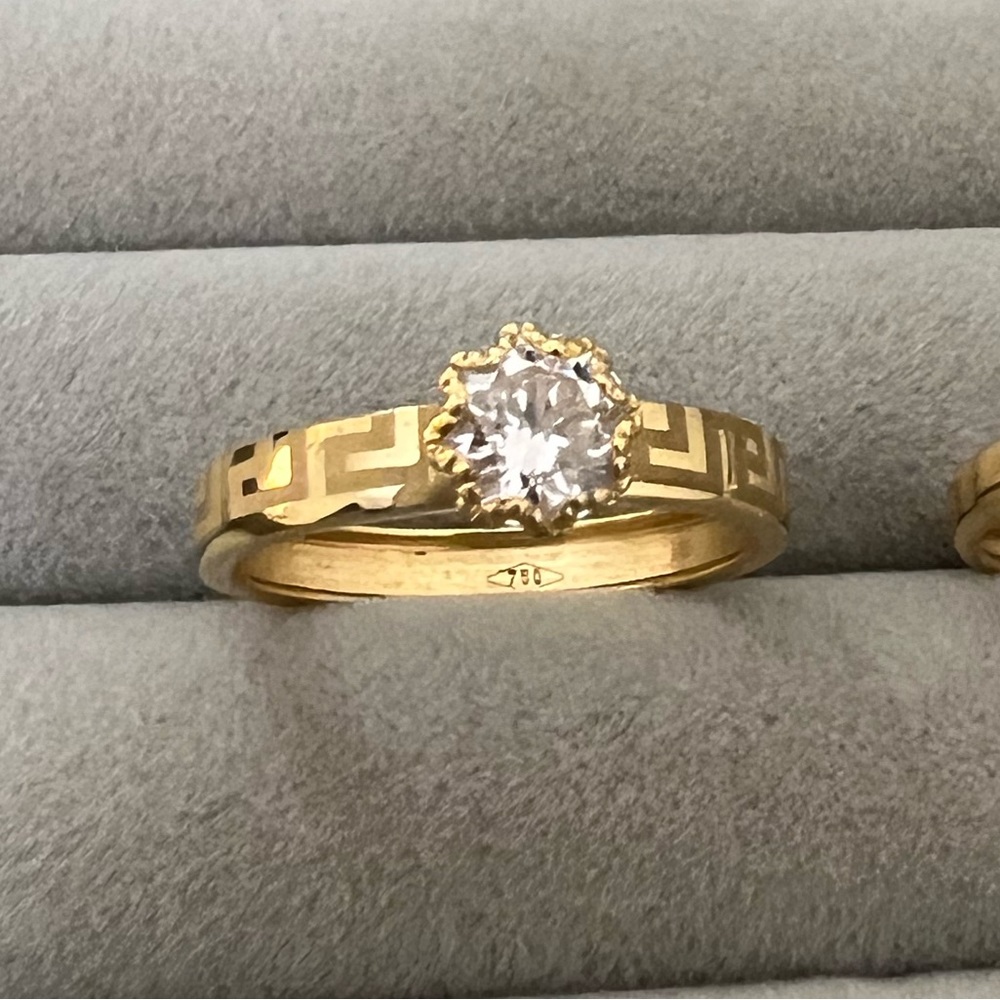 18k real gold ring size 8 brand new